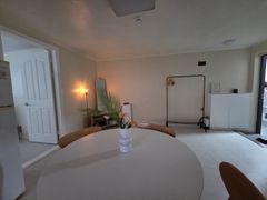 Clean, modern house. 2th image