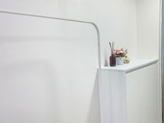 Beachside business studio apartment 10th image