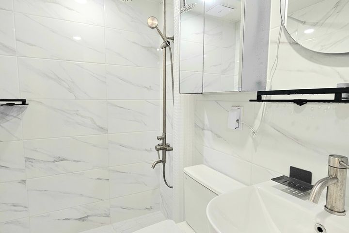 Dunsan-dong + Fully Furnished + Outcall Servi 8th image