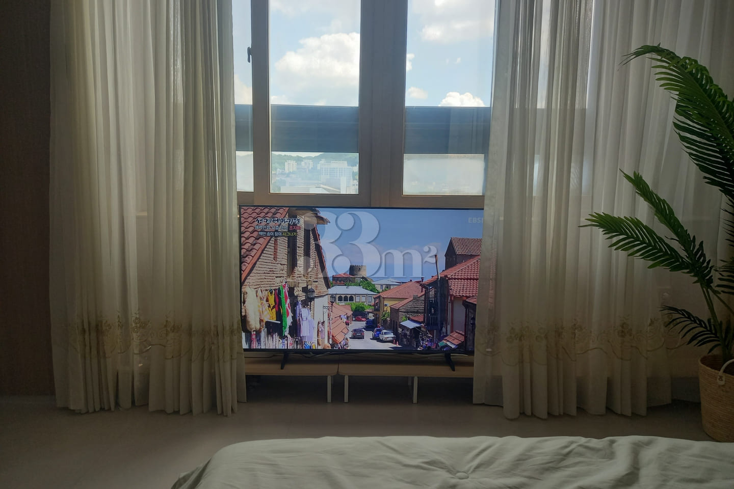 10-minute walk to Hanok Village, sleeps 4 0th image