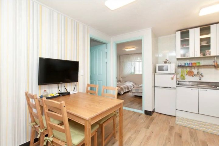 Two-room apartment, 5-minute walk from Seoul  0th image