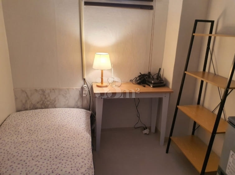 Room 7, Blue 4th image
