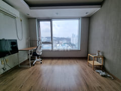 Cozy officetel in Dongtan 2th image