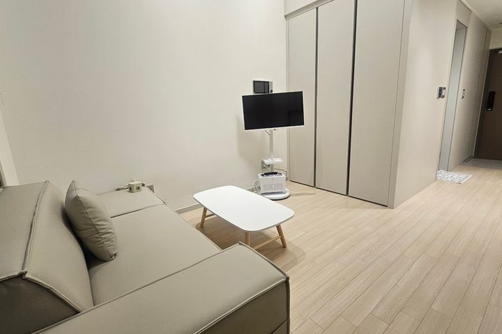 Fully-furnished Studio with a View 4th image