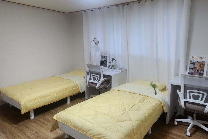 충북대복대동3룸침대5개 6번째 이미지