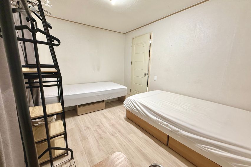 이대역 도보 4분 2룸