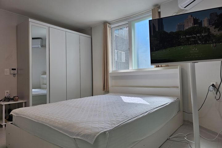 Guwol-gil Hospital, clean, fully furnished 1th image