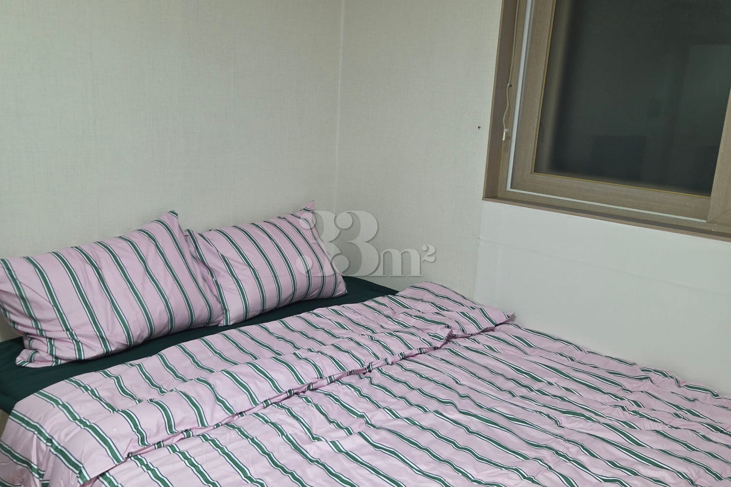 Comfortable Queen-Size Studio 1th image