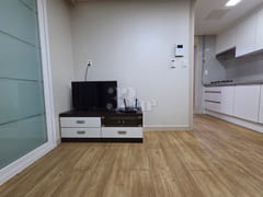 Two-bedroom apartment in the center of Hosu P 4th image
