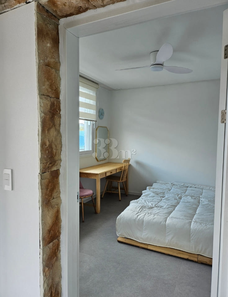 Riverside-facing 'Jeong House' 1.5-room unit 4th image