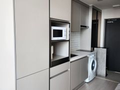 Right by the subway station. Spacious duplex 15th image