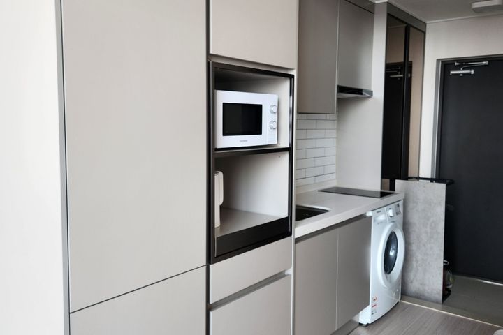 Right by the subway station. Spacious duplex 15th image