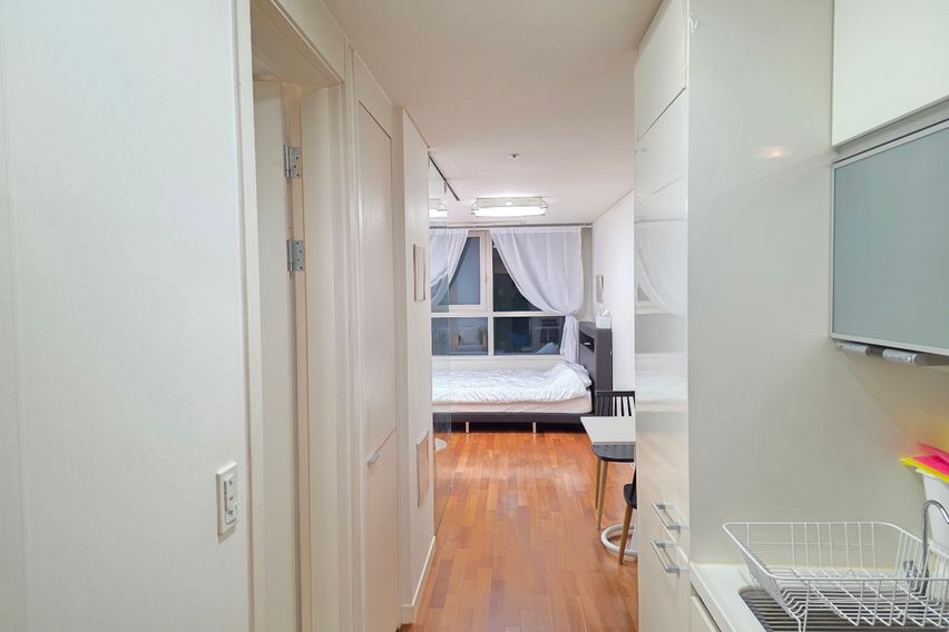 3 minutes from Jonggak / Gwanghwamun Station 8th image