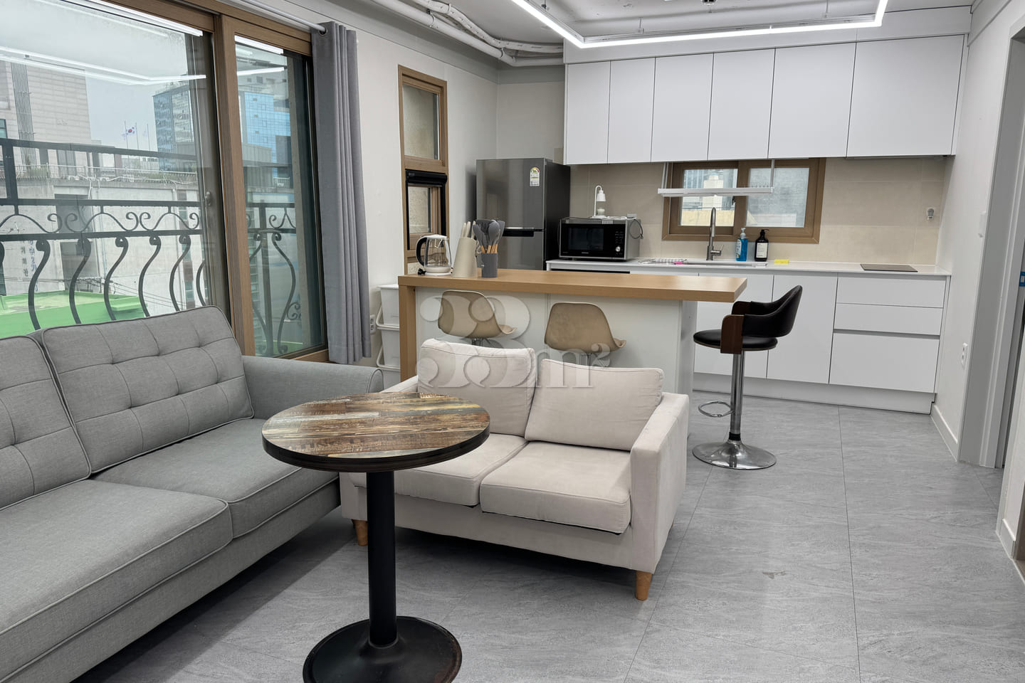 Living in a 23-pyeong Home During Peak Cherry 6th image