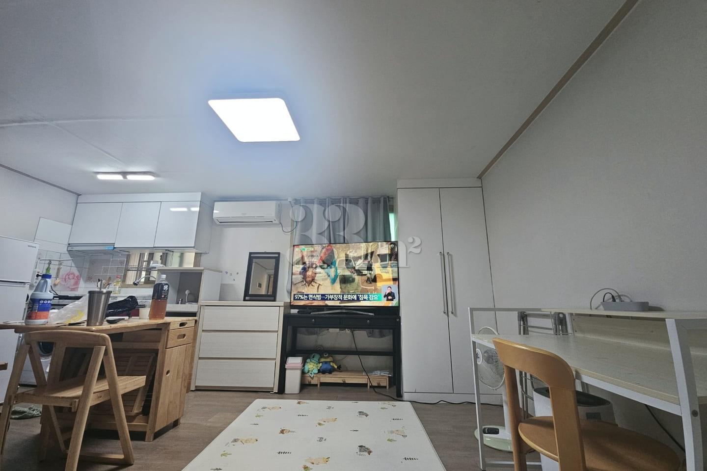 Quiet and affordable studio apartment 0th image
