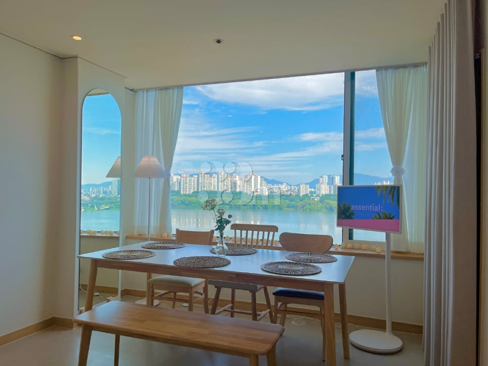 A stay with an open view of the Han River 2th image