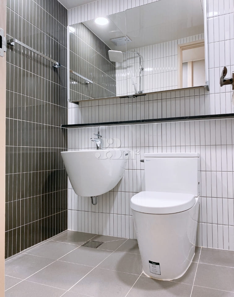 New 2-room apartment, 10 seconds from Gaehwas 6th image