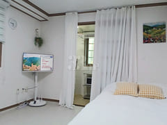2nd Floor White Studio 5th image
