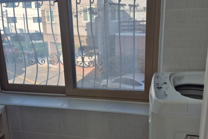 Clean 1-room apartment next to Ulsan IC 7th image