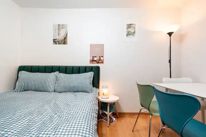 버드나잇 0번째 이미지