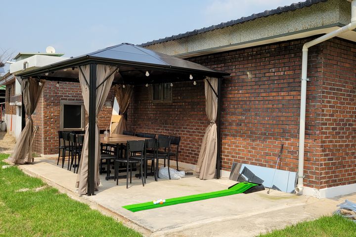 Country house with a lawn 2th image