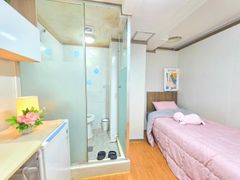 Small and Cozy Room 520 1th image