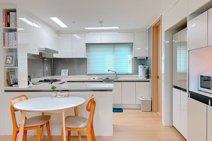 Gyeyang New Three-Room Apartment with Full Op 4th image
