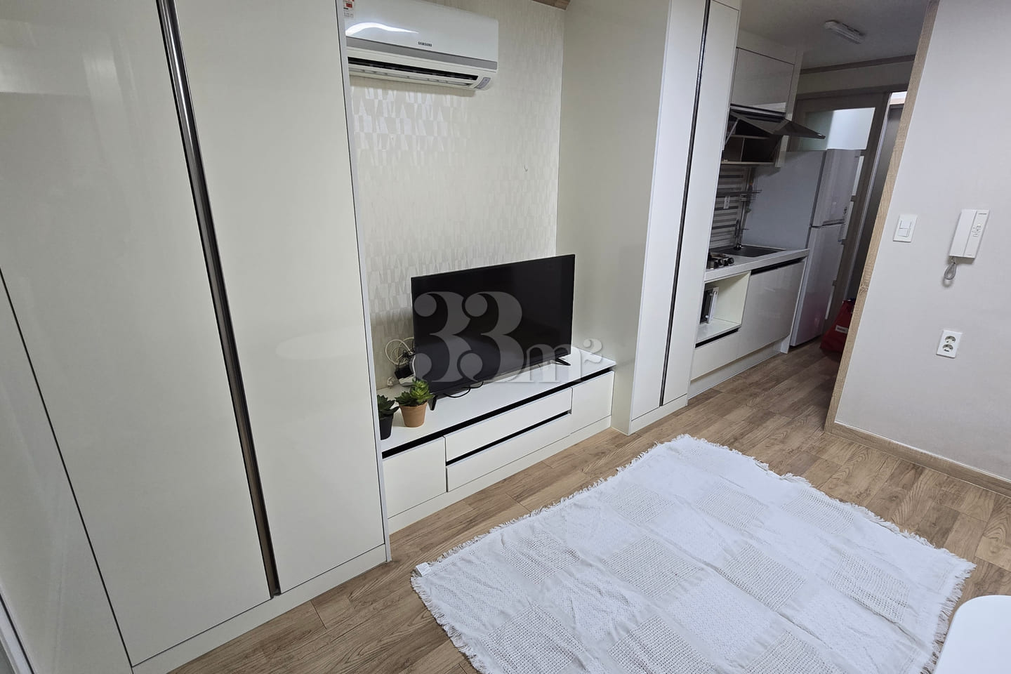 Studio apartment near Samsung Jije Station an 4th image