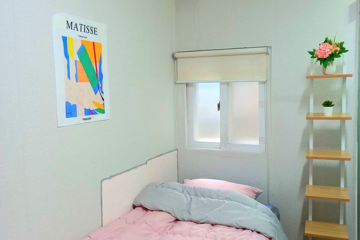 Small and Cozy Room 519 1th image