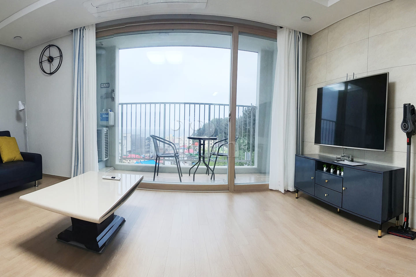 Yeongjin Fully Furnished Ocean-View Apartment 1th image