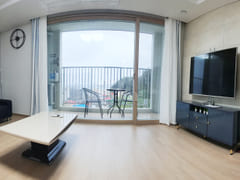 Yeongjin Fully Furnished Ocean-View Apartment 1th image