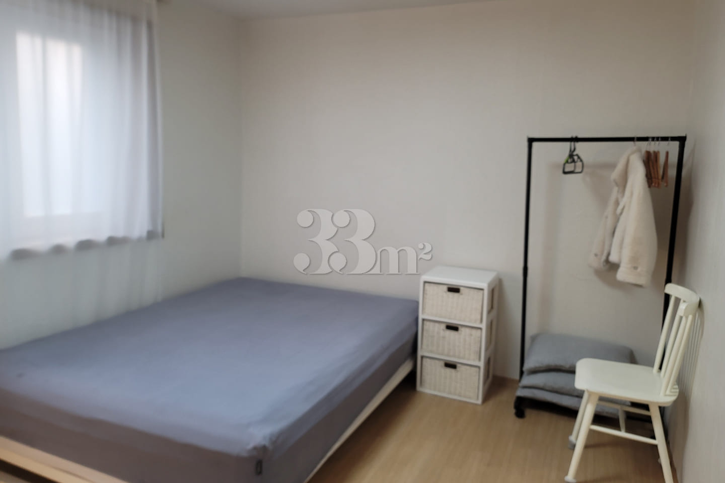 4. Fully renovated, 2 rooms with good natural 12th image