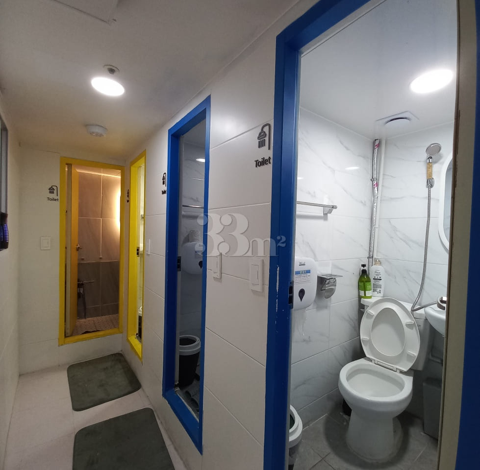 Room with a clean window near Sadang Station 8th image