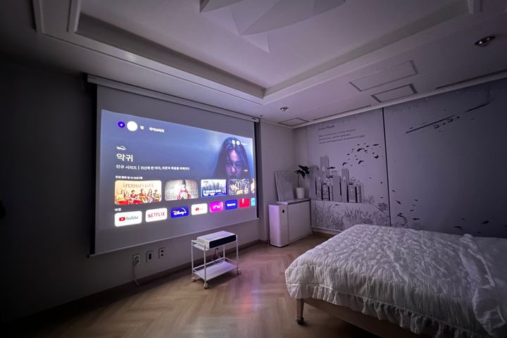 Movie room 14th image