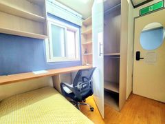 Mini Room with Window 502 0th image