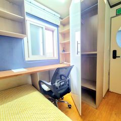 Mini Room with Window 502 Unit Image