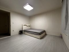 City Hall, 3 bedrooms, 2 bathrooms, fully fur 1th image