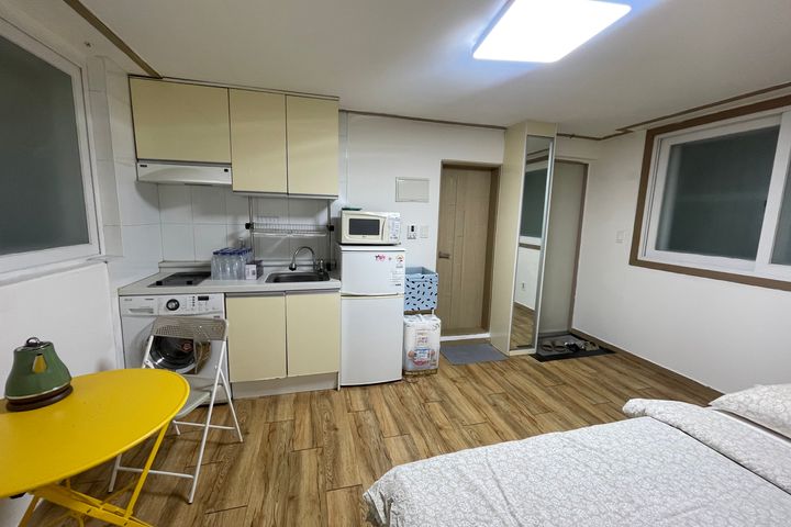 2-minute walk from Nonhyeon Station (studio a 19th image