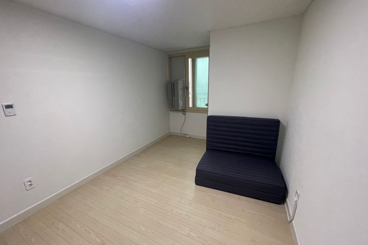 A cozy and quiet room 6th image