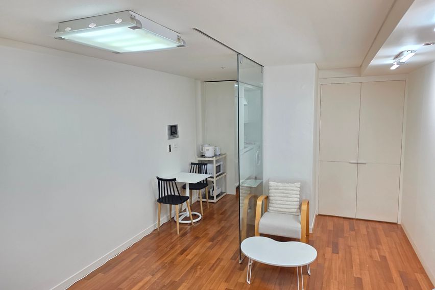 3 minutes from Jonggak / Gwanghwamun Station 6th image