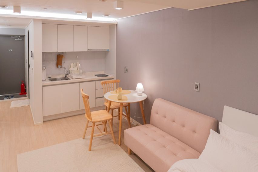 제주 침대 위 오션뷰