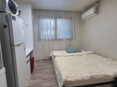 Room with pet and parking access 6th image