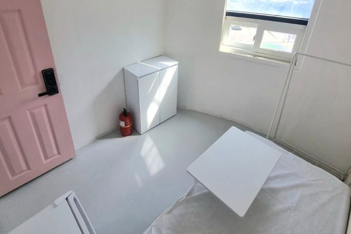 Room 310 1th image