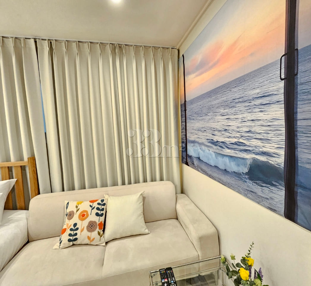 Hustay Room 204 13th image