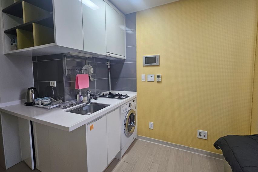 별똥별하우스 푸르18층