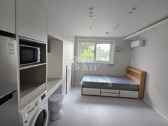 Brand-new, fully furnished, and hotel-like. 6th image