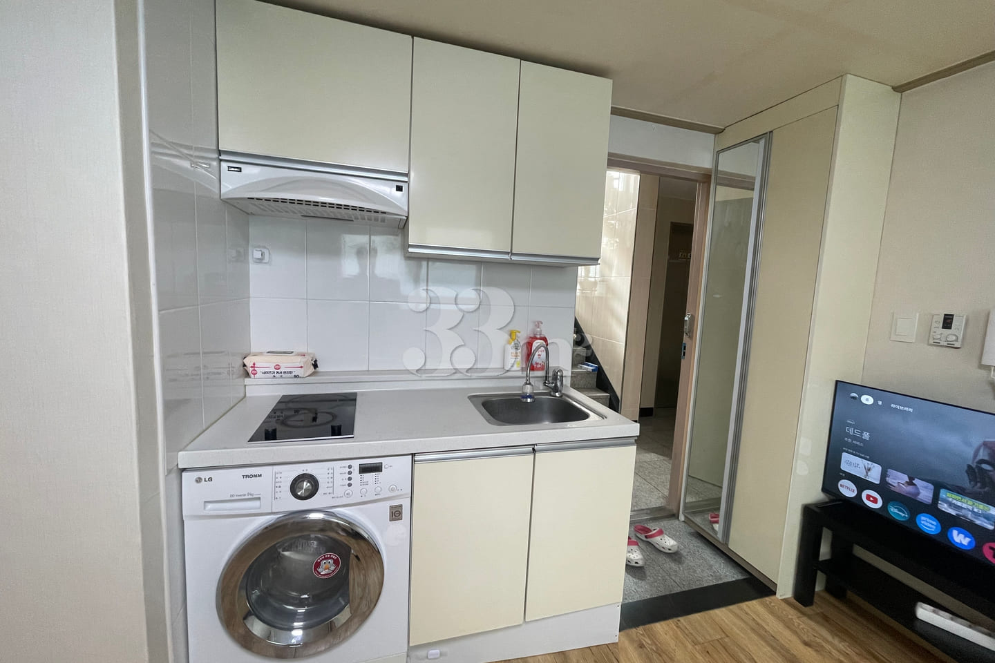 2 minutes from Nonhyeon Station (studio apart 4th image