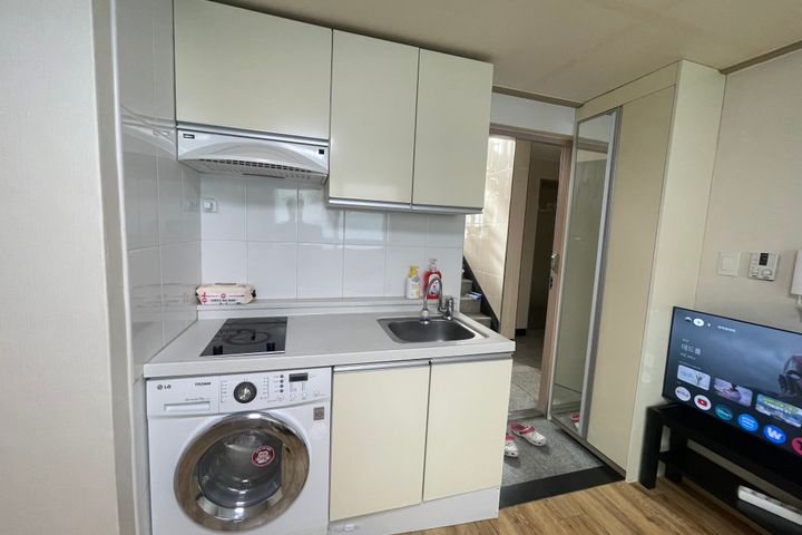 2 minutes from Nonhyeon Station (studio apart 4th image