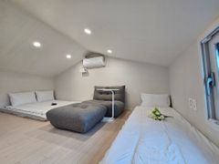 Romantic Duplex with a Spacious Terrace 3th image