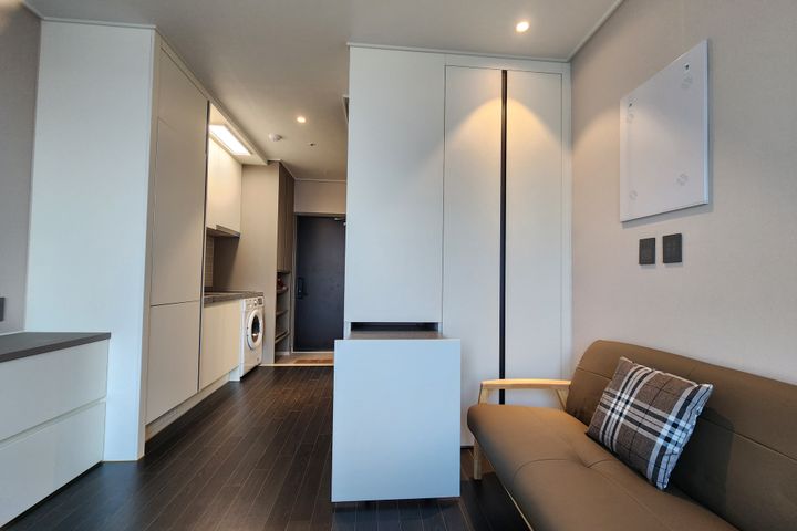 A Cozy Home near Seojeong-ri Station 2th image
